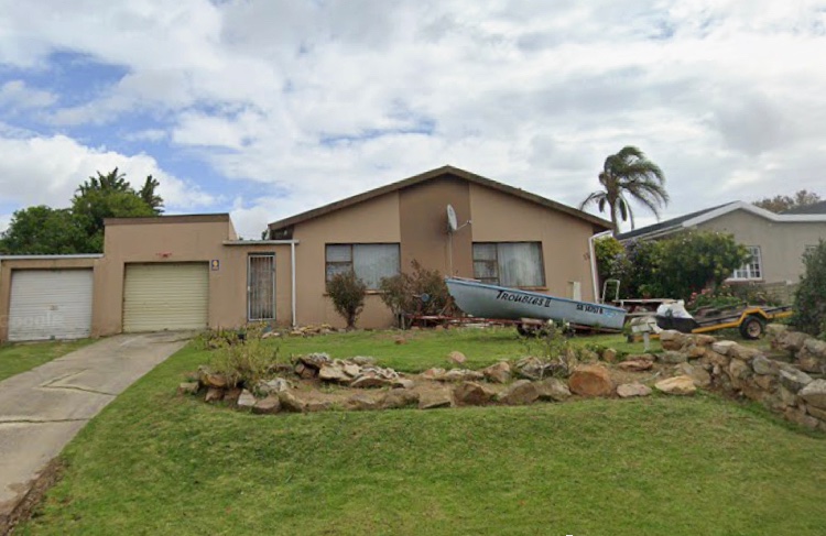 4 Bedroom Property for Sale in Kabega Park Eastern Cape